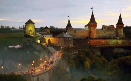 КАМ'ЯНЕЦЬ-ПОДІЛЬСЬКИЙ. ЗА КАМ'ЯНЕЦЬ-ПОДІЛЬСЬКИЙ. ЗА